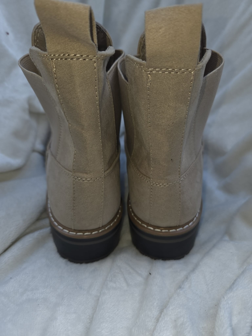 Chelsea Boot - Beige SIZE 7.5 - Picture 5 of 5